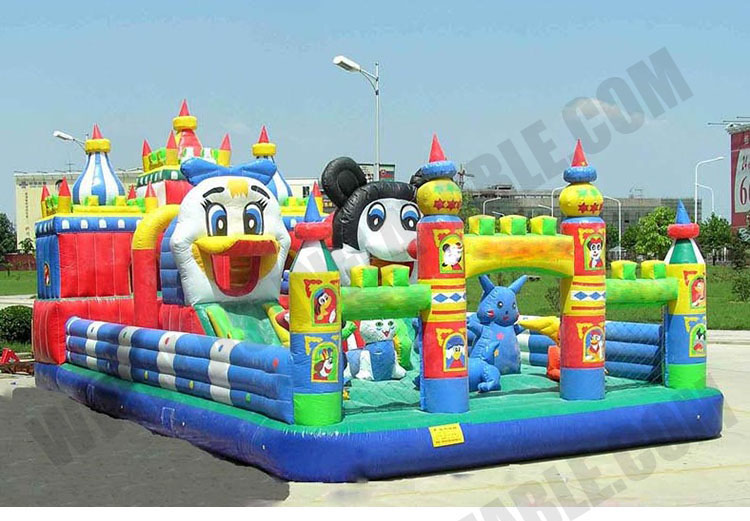 Large inflatable bouncer detailed description 2 Detailed description 2